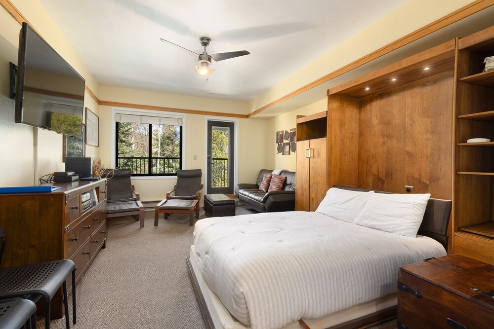 Keystone Ski Resort CO - Slopeside Lodging