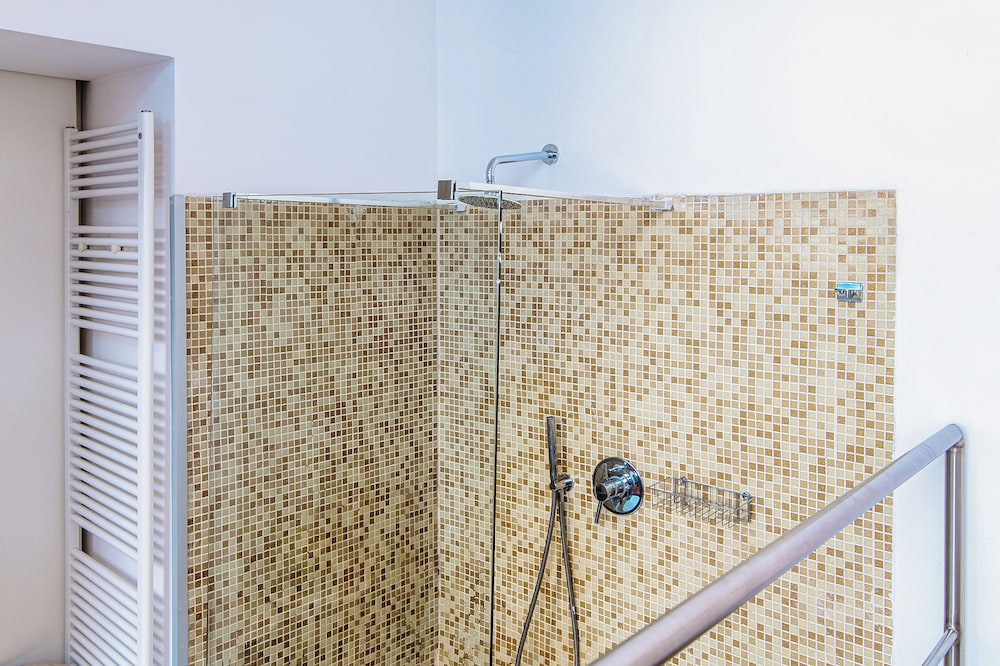 Chic apt near Duomo di Como