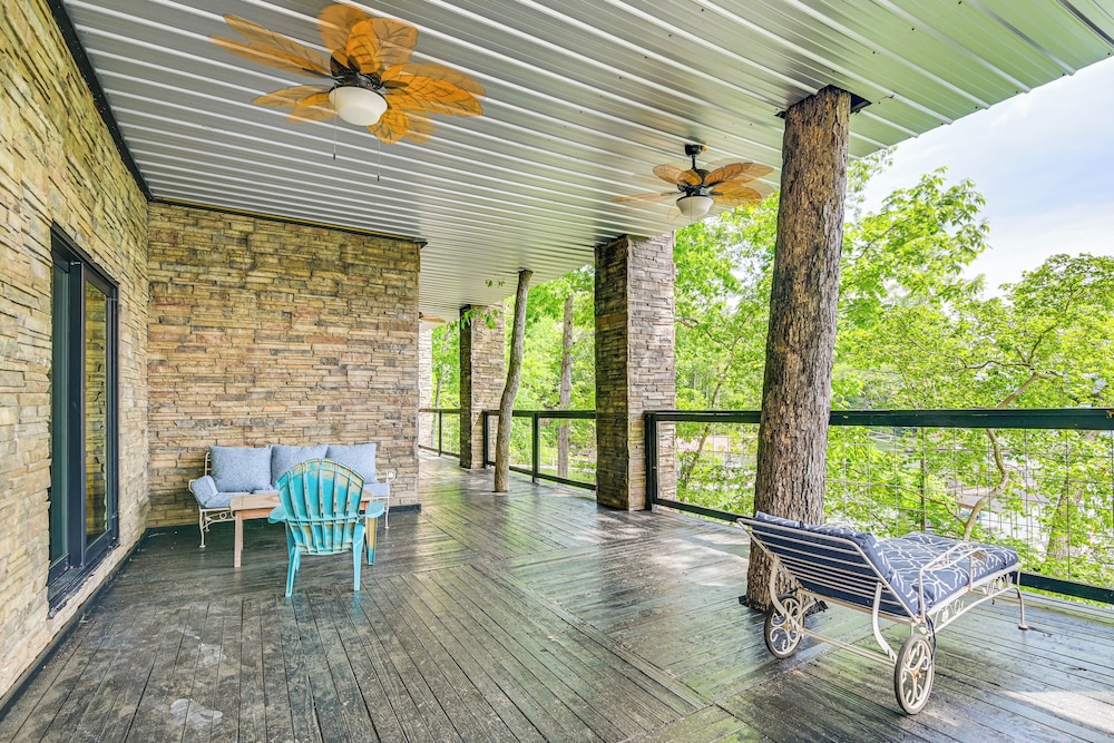 Upscale Getaway on Smith Lake w/ Boat Dock