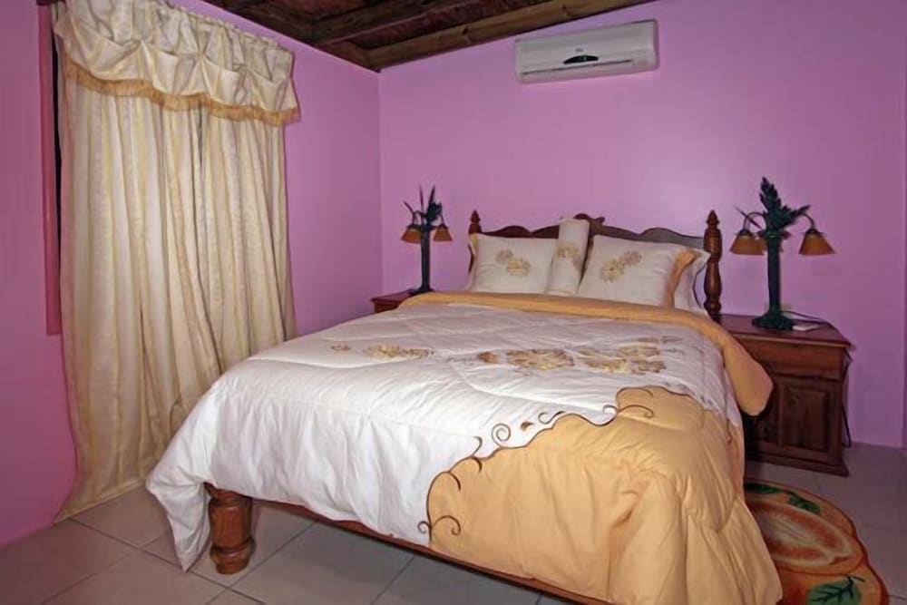 Sheppy's Den Villa
