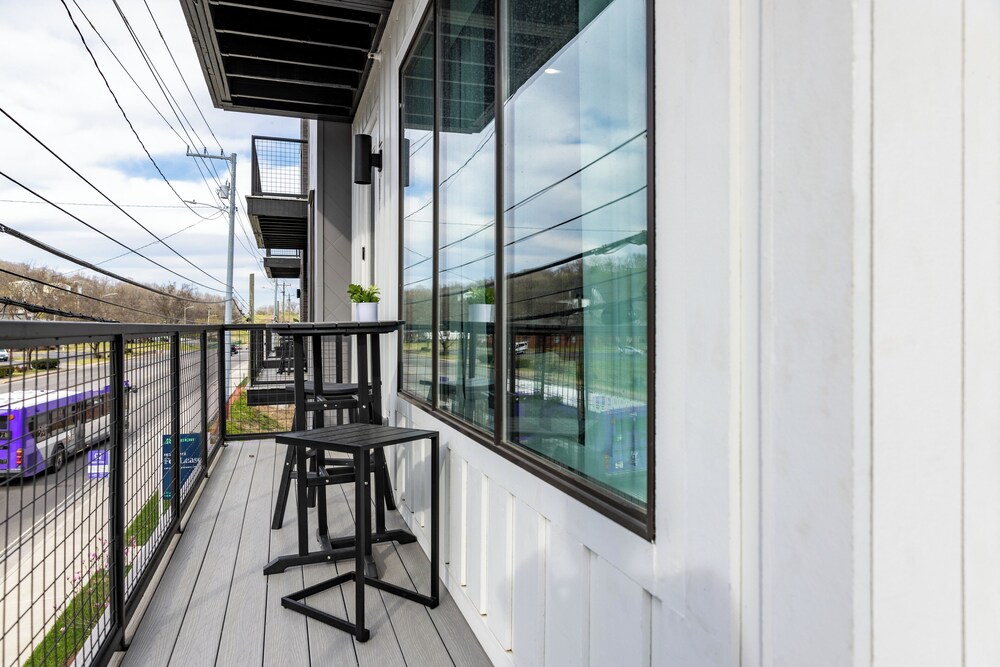 The Heights by AvantStay – Modern Condo Minutes from Broadway