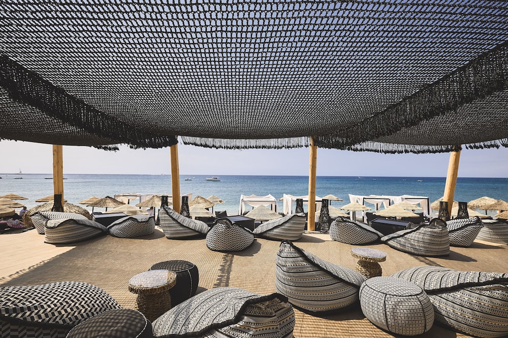 Artemis Seaside Resort