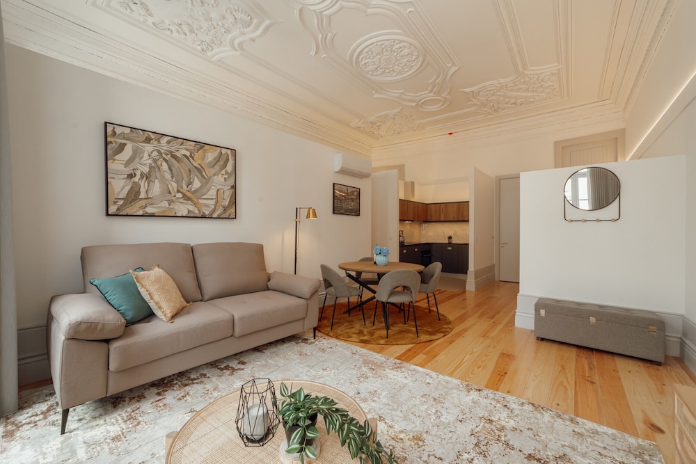 Heart OF Porto Apartment A by Vacationy