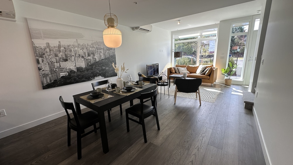 Vancouver Vacations - Ruby Red Cloud Homes Vancouver - Property Image 7