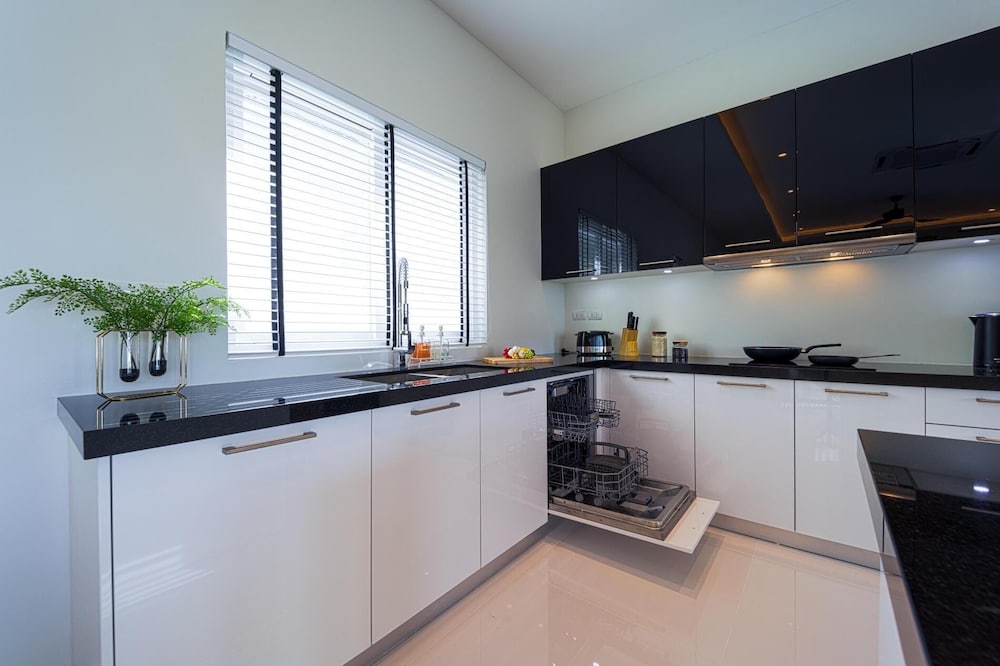 Modern 3 Bedroom Villa AS1