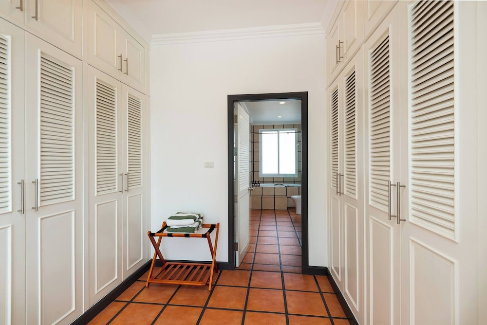 Luxury 4BR Private 425sqm Party Pool Villa
