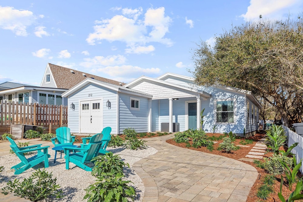 Cottagecore Coast Deck Hot Tub Surf-centric Neighborhood Kids Suite
