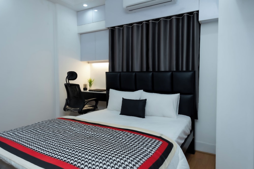 Minimalist Apt at DAC Intl Airport Msg to Avail Special Offer for Flight Catcher