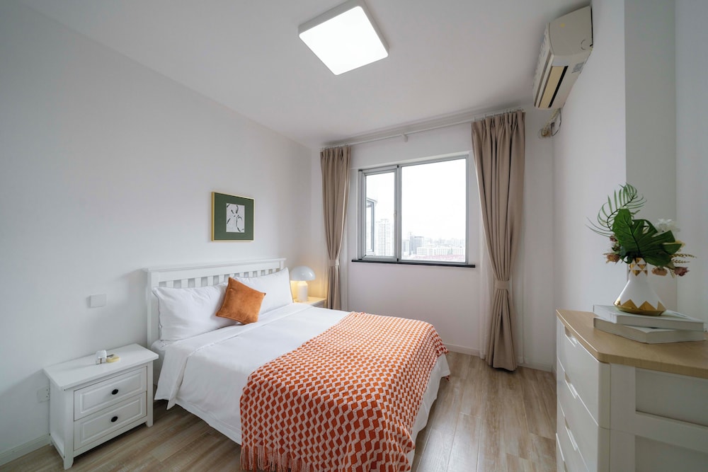 Tyms Tianshan 4BR 2BA APT Residence