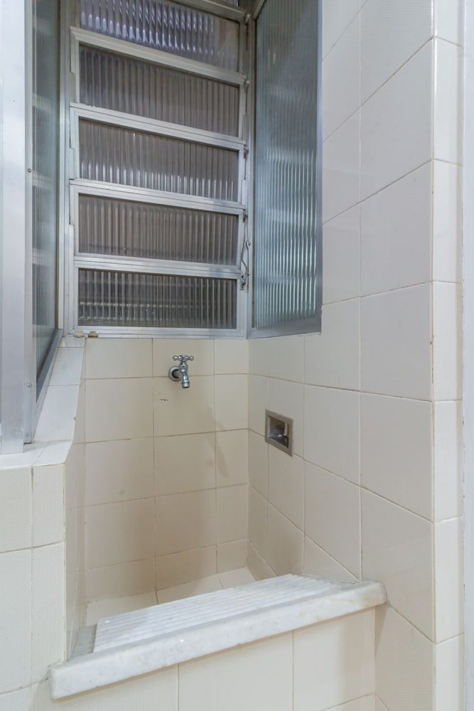5 Minutes From Copacabana Beach Bi404
