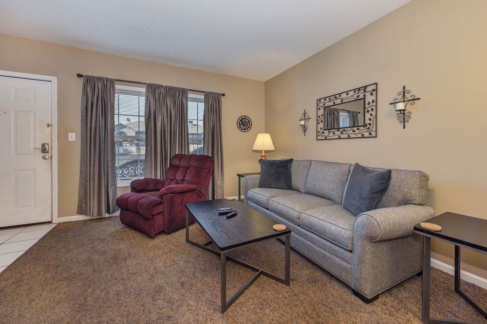 Colonial Crest Condo Unit #113