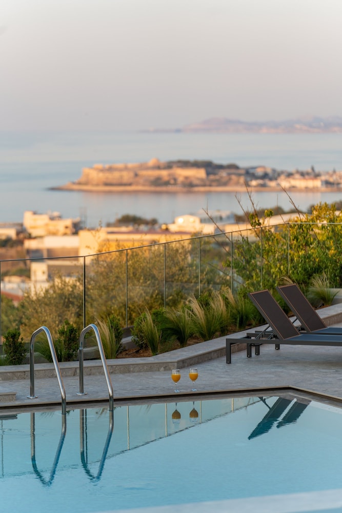 Skyfall Villas - With 12 Bedrooms