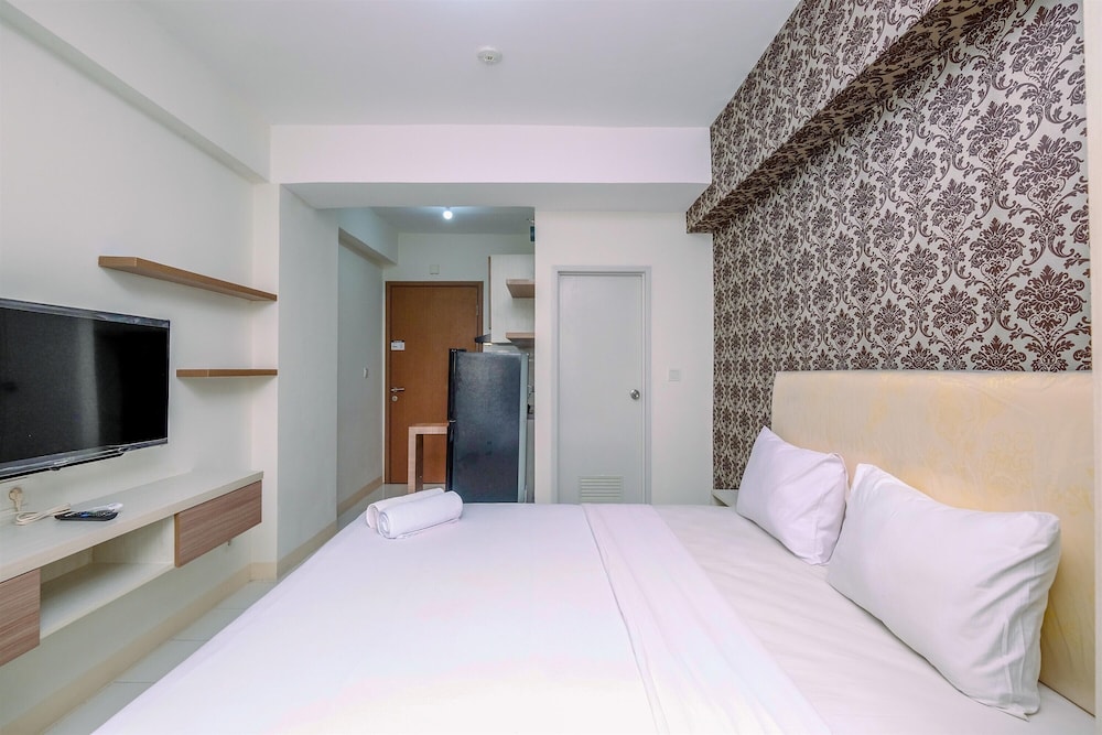 Fancy and Nice Studio Apartment at Podomoro Golf View