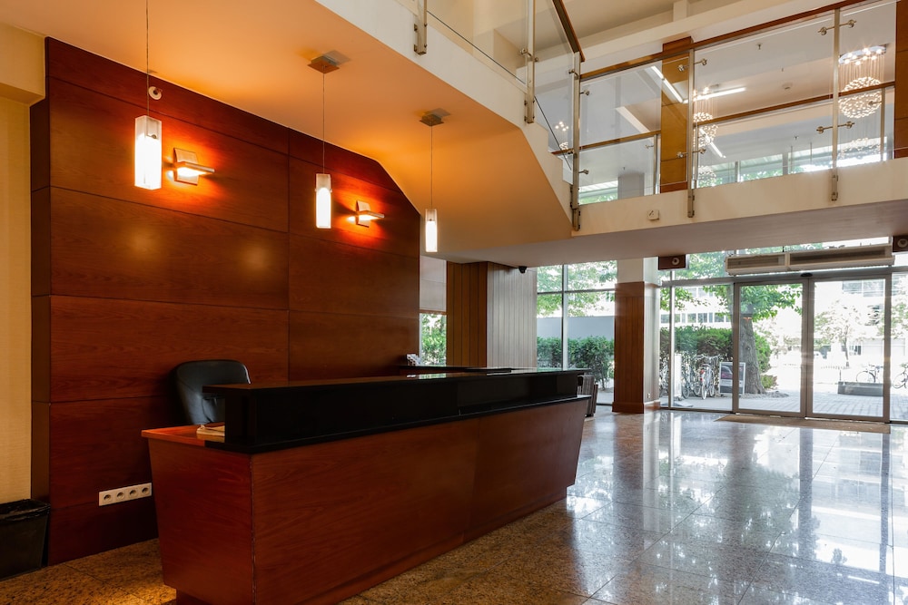 Triton Park Studio Warsaw by Renters view 4