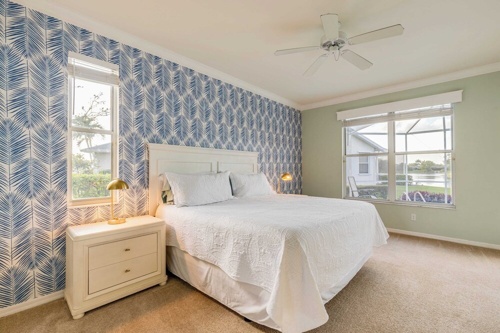 Private Pool, Pond Views, & Bonus Lounge in Gated Naples Community Drive to Dining & Sand