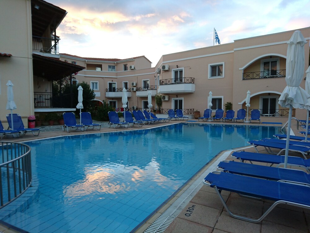 Doras Zante Studios & Apartments photo 2