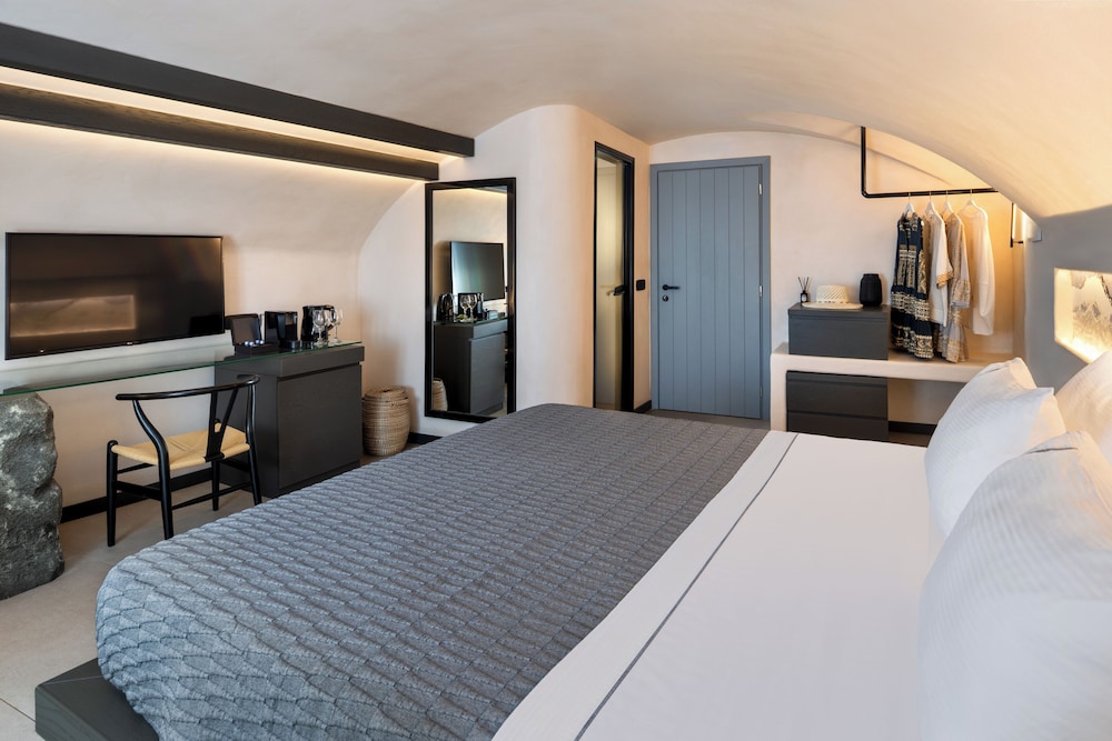 ArmonOia Suites