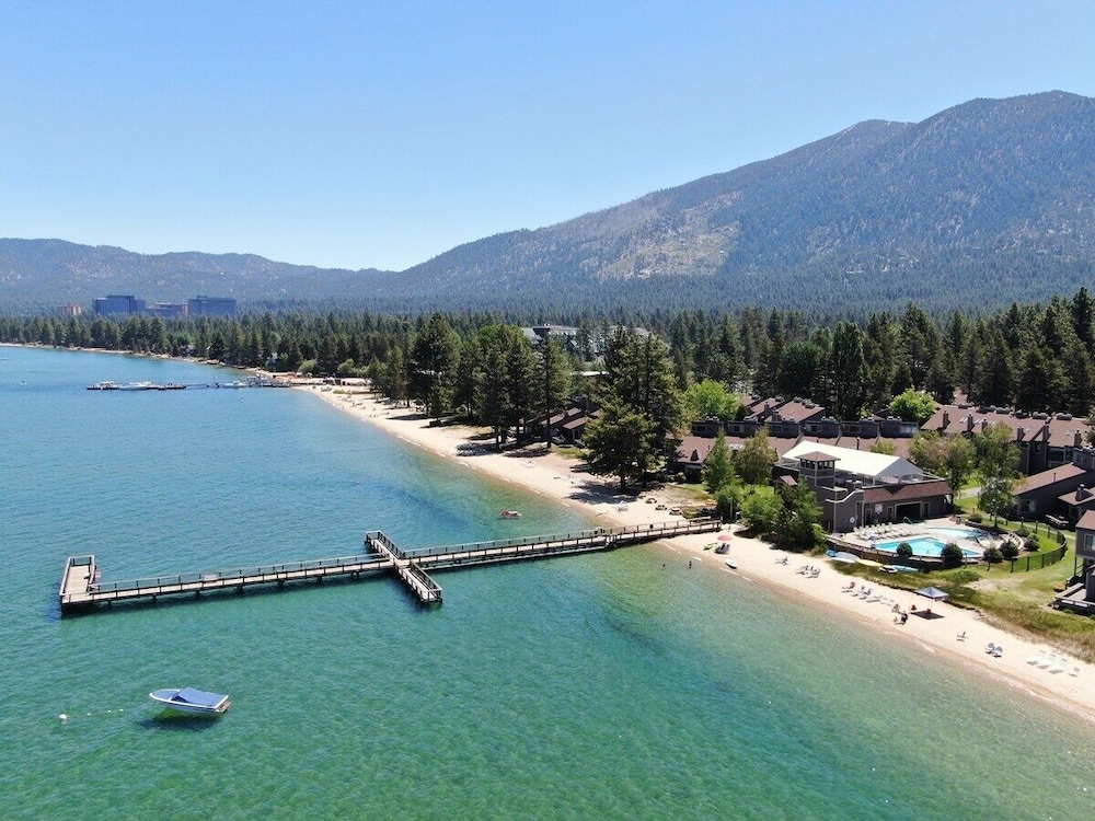 Sky Lake Splendor 5 Bedroom Condo by RedAwning view 5