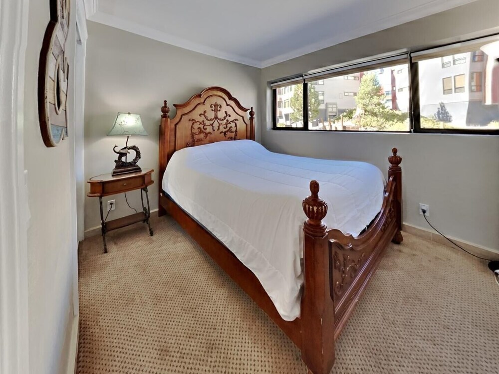 Deluxe Condo with Fireplace (Unit 623 at 1849)