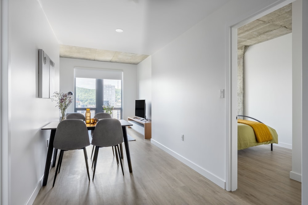 Elegant Studios and Apartments Montreal
