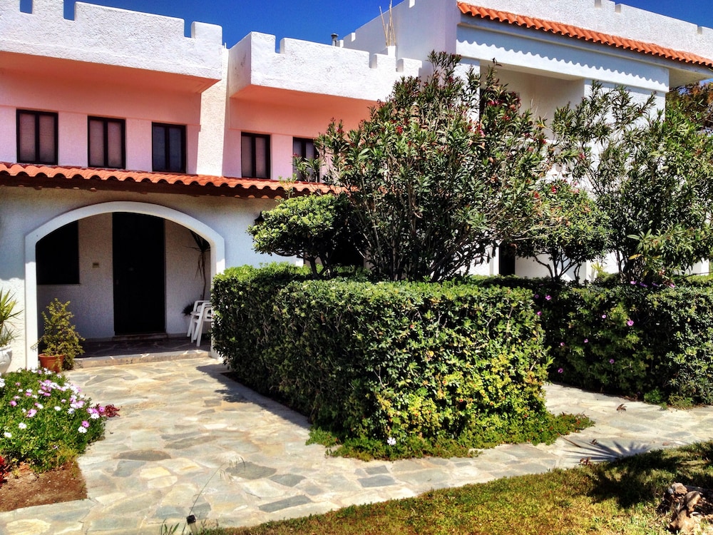 Irene Villas photo 3