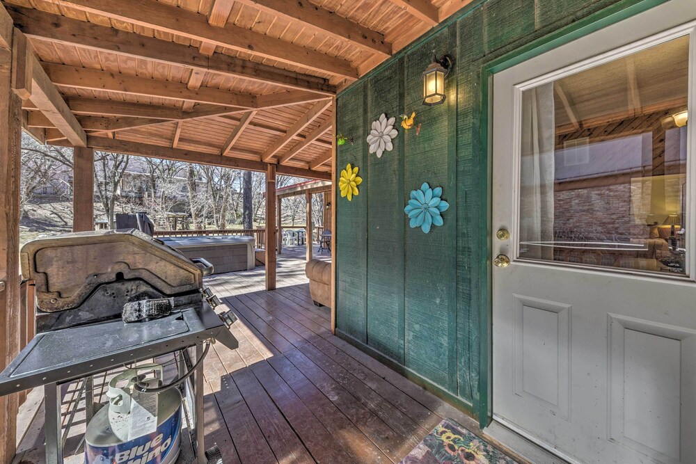 Lovely Creekside Ruidoso Home w/ Hot Tub & Deck! view 4