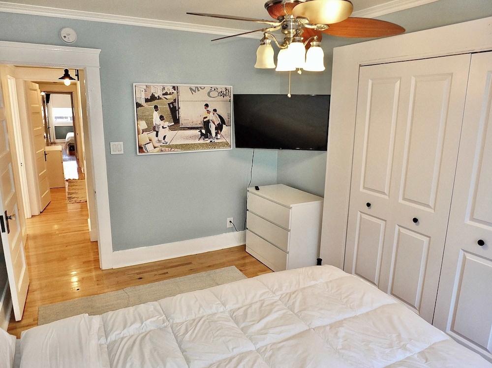 Beach City Craftsman - Walk to Beach