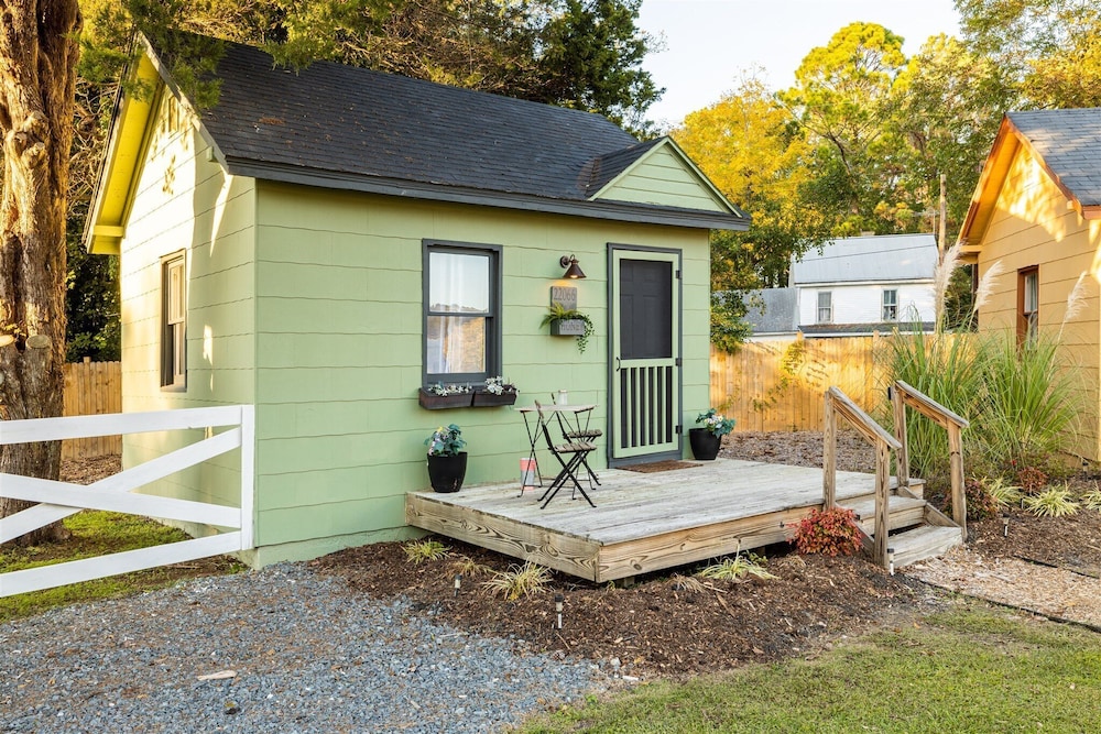 Cape Charles Tiny Livin