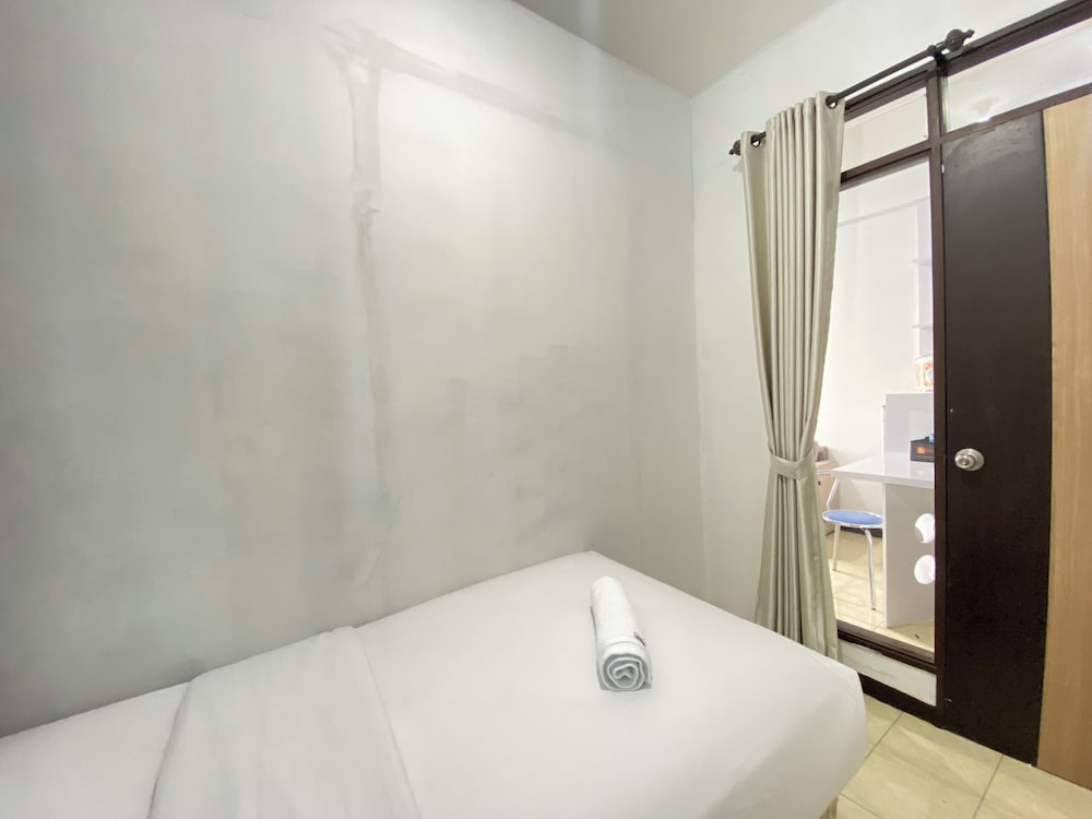 Homey 2Br Furnished Apartment At The Edge Bandung