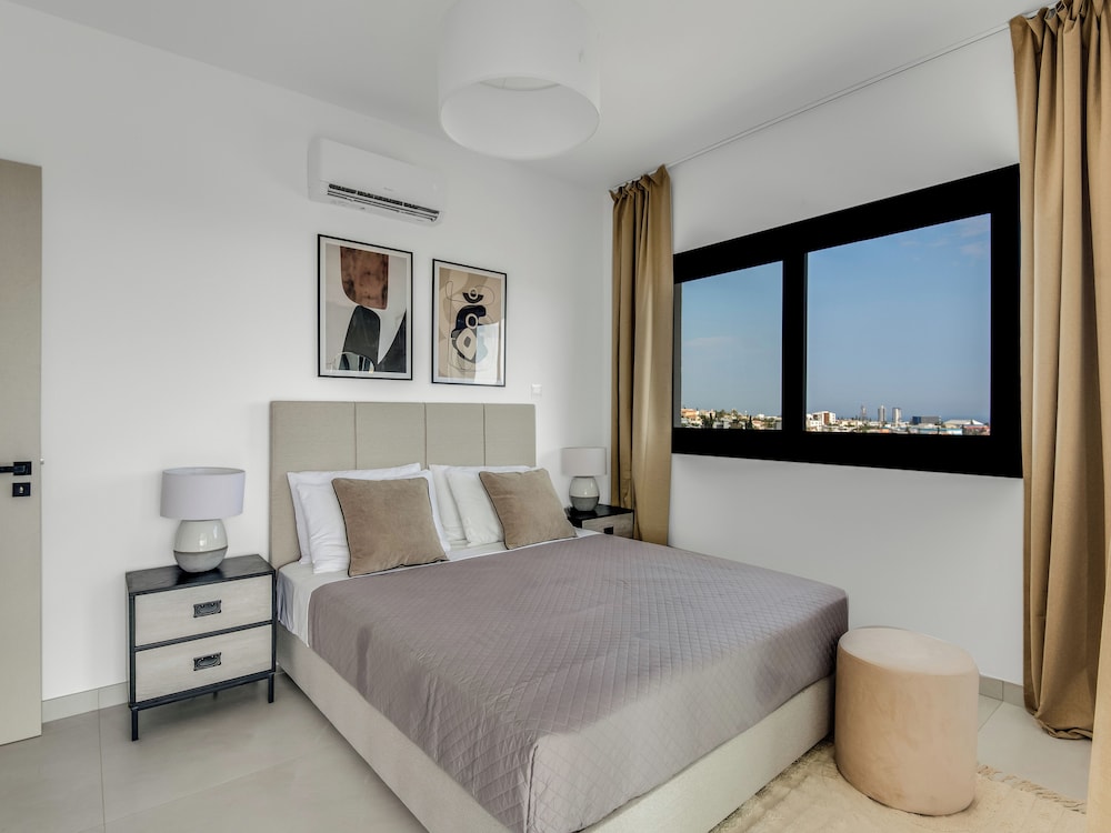 Sanders Elgio - Precious 3-bdr Apt With Balcony view 5