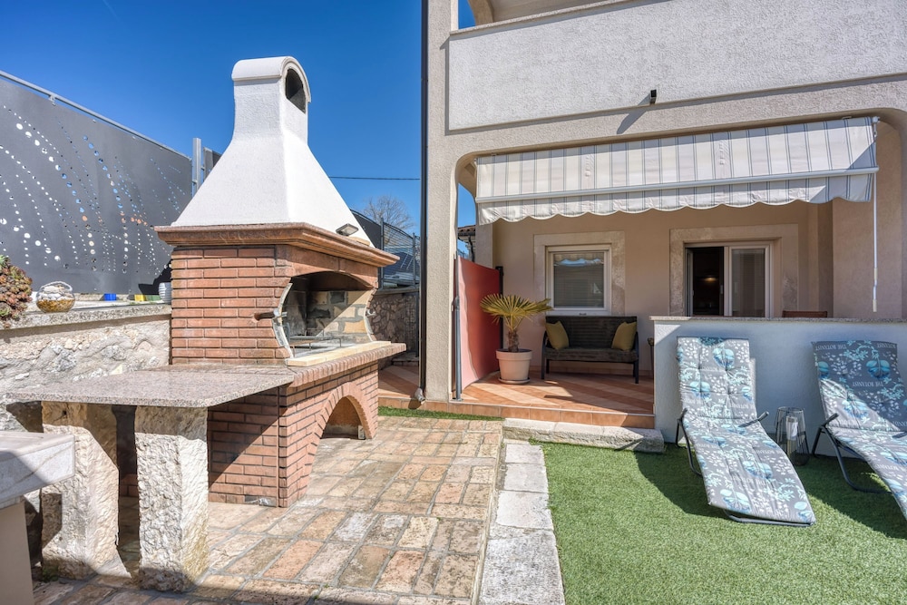 Apartment Jakara 1