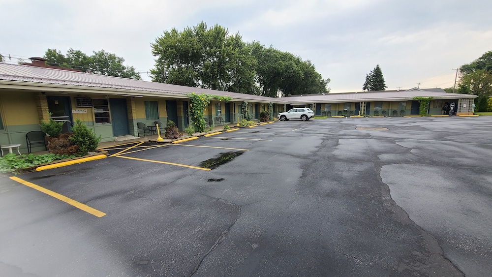 Presque Isle Motel