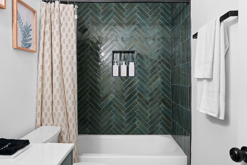 Trendy 3 Bedroom Oasis in Central Austin