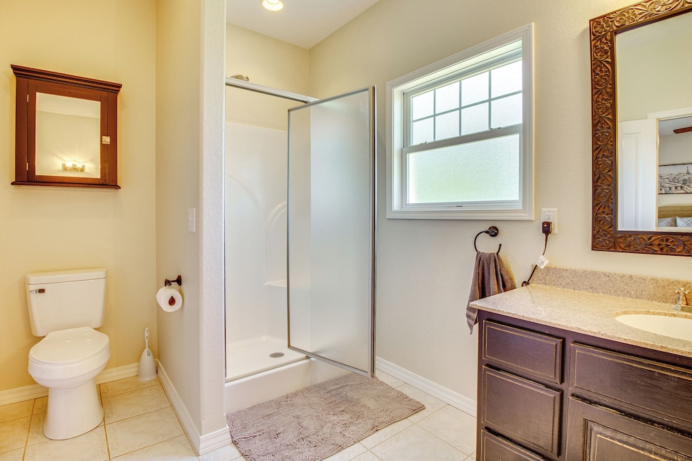 Near Bull Shoals Lake: Spacious Golfer's Getaway!