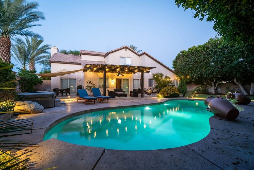 Private Oasis Pool