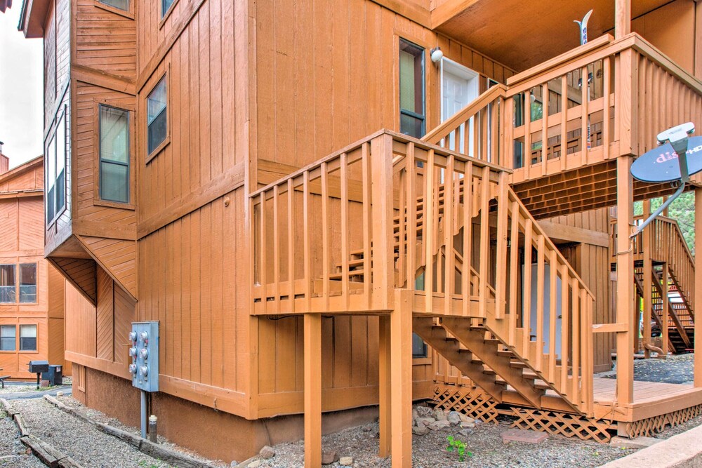 'the Gathering Place' Condo - Steps to Ski Lift! view 2