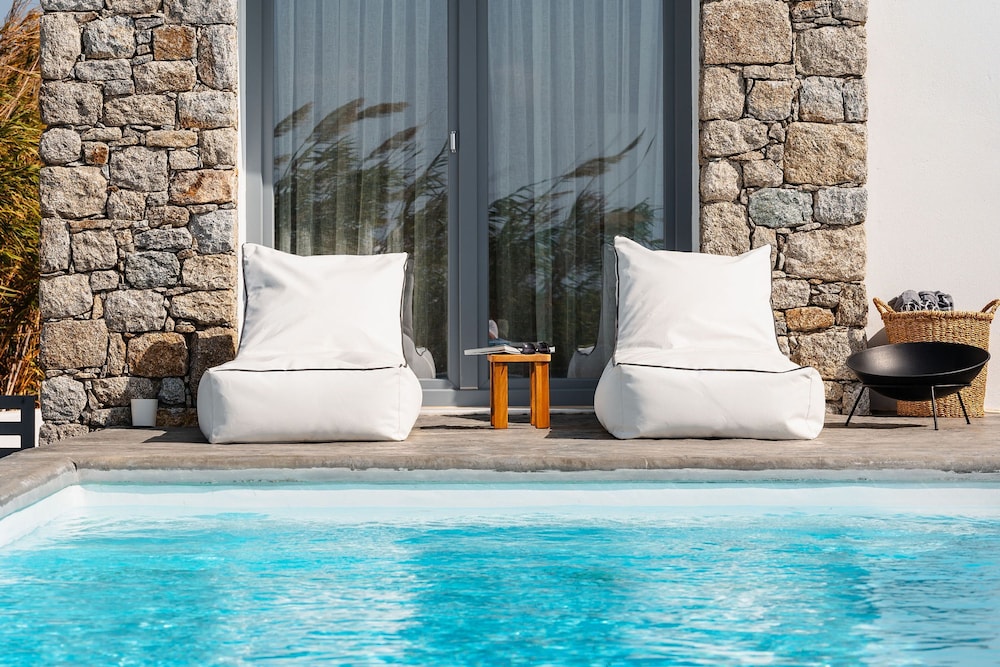 Villa Ama Plaka With 3 Bedrooms and 3 Bathrooms