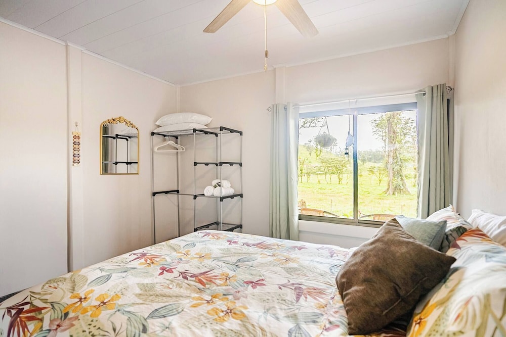 Pura Vidaville - Hiker's Hideaway