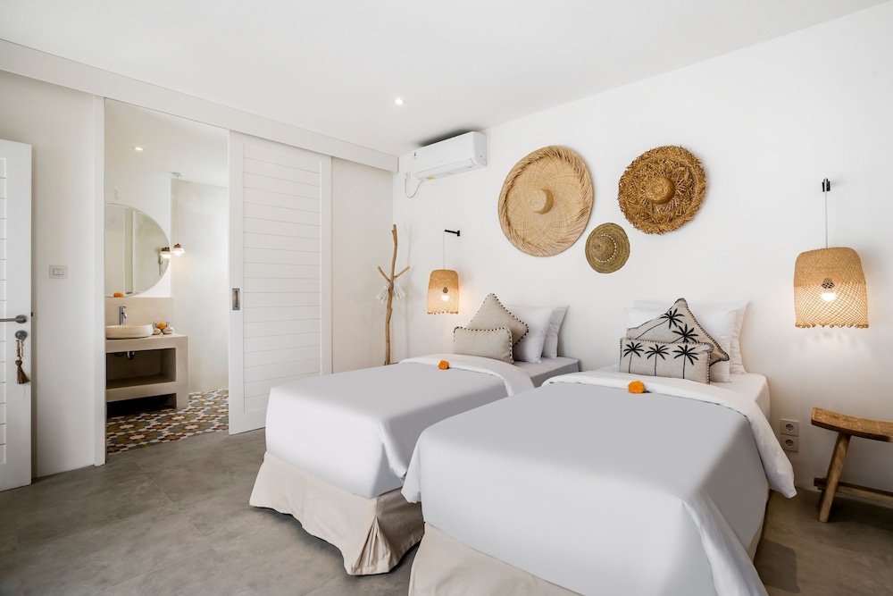 Villa Cyma by Alfred in Bali - New Peaceful 5 BR Villa in the Heart of Seminyak
