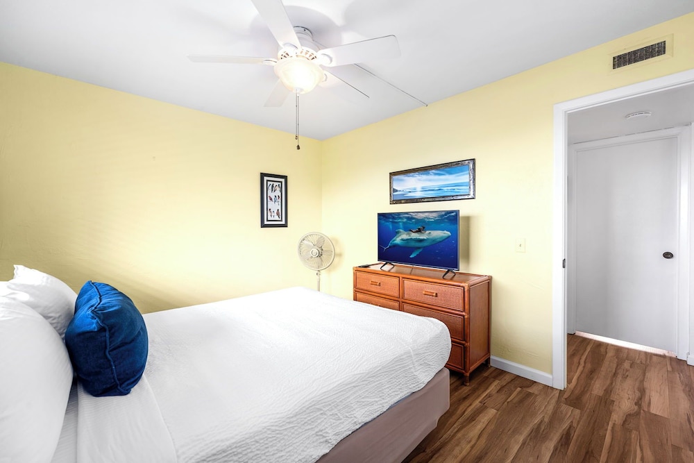 Island Retreat With Concierge - Central AC - Walk to Beach - Vrkcv