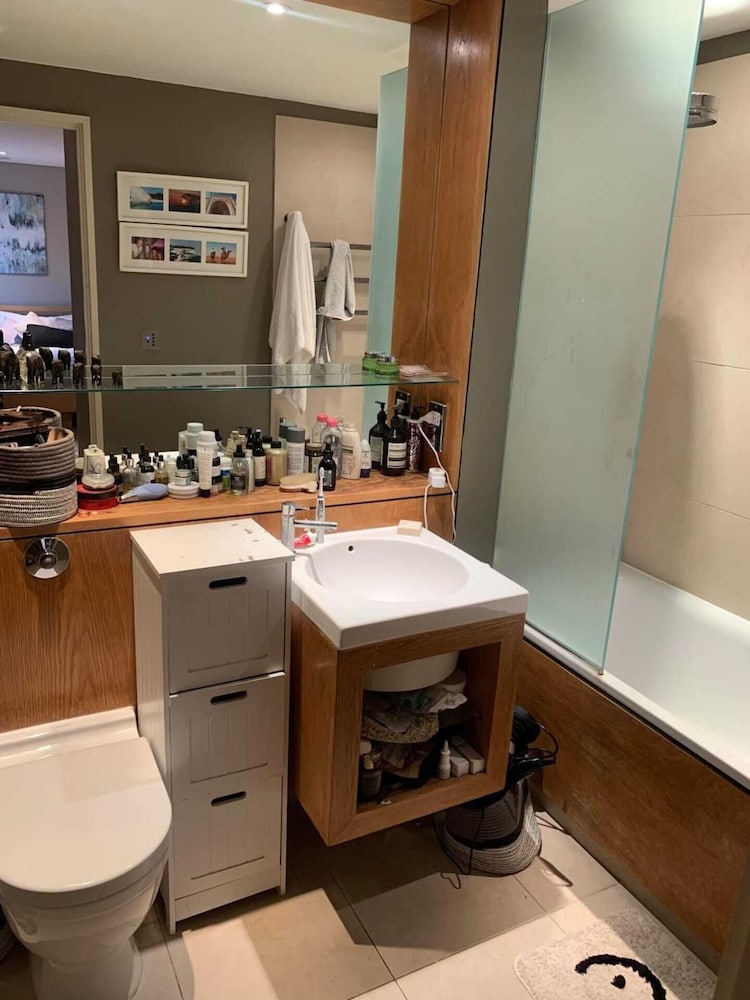 Modern 3 Bedroom Apartment in Paddington