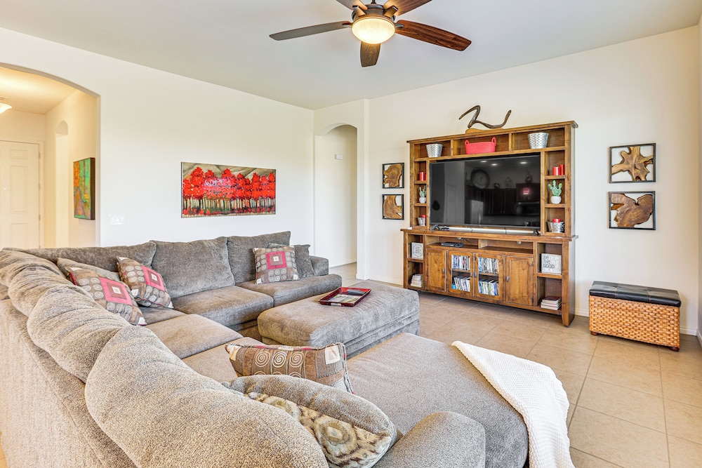 Outdoor Oasis in Goodyear: Stay & Play!