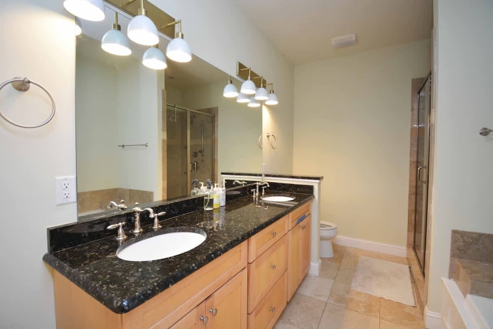 Island Time - Pet Friendly and Minutes From Beach