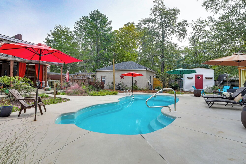 Backyard Oasis w/ Pool: Sunny Sumter Studio!