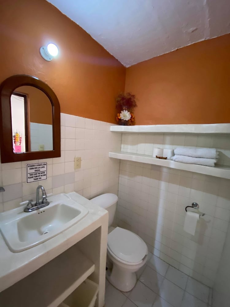 casa adriana zihuatanejo