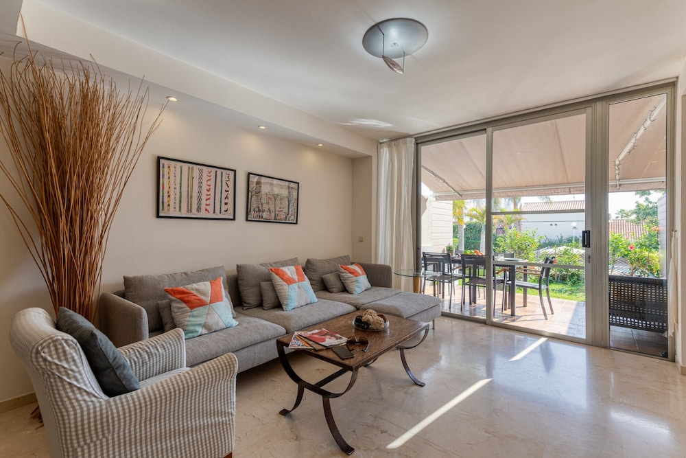 Apartment in Pasito Blanco Near Private Beach