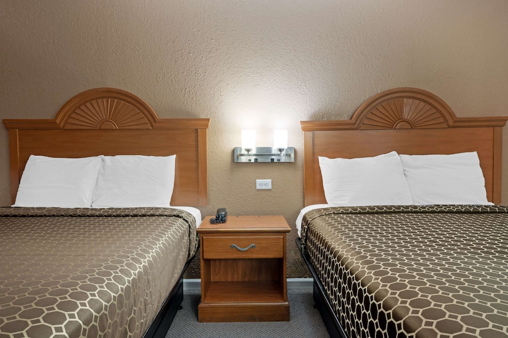 Rodeway Inn Terre Haute near University