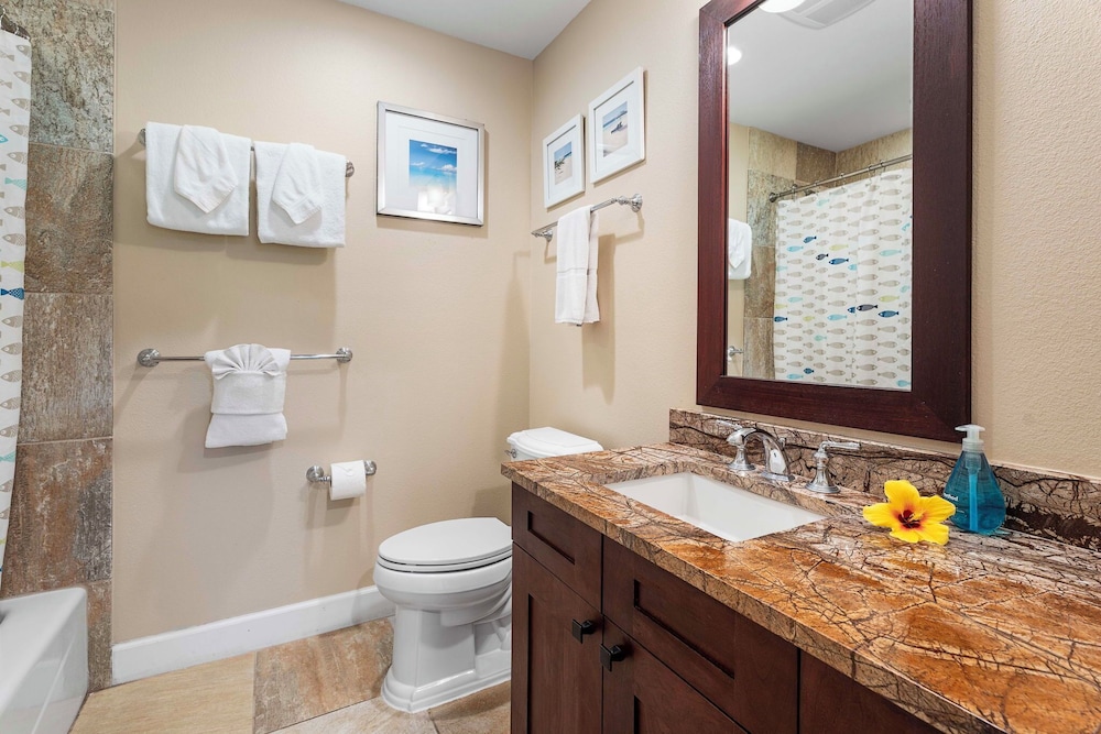 Private Beach Access Includes Concierge Outdoor Spacious Lanai!