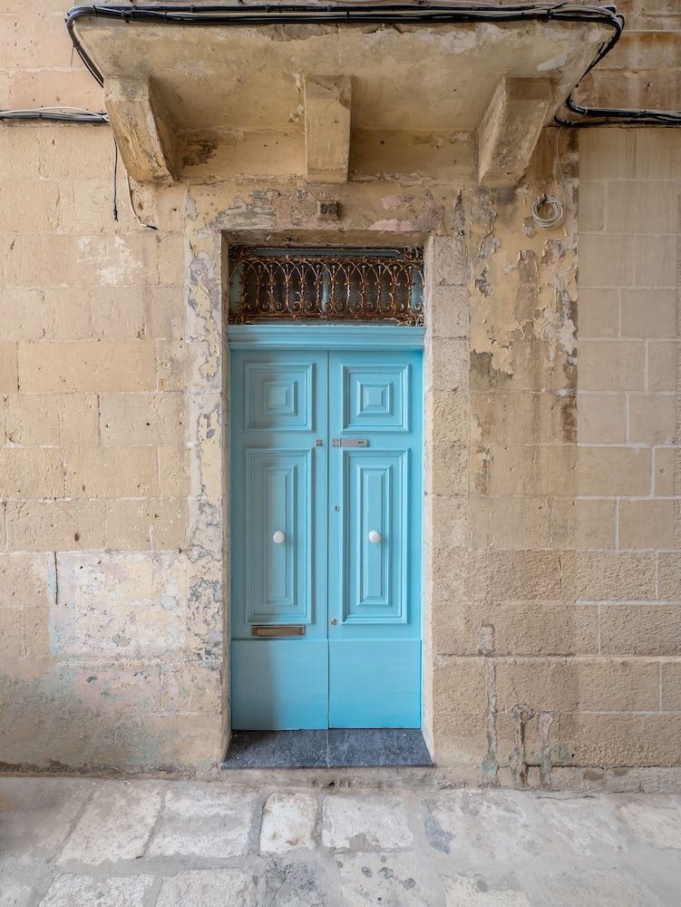 Valletta Holiday Old Theatre Lane