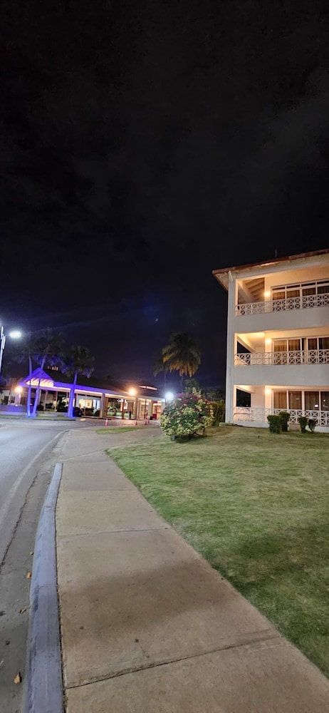 Hotel Maremares By Buddha Bar Beach